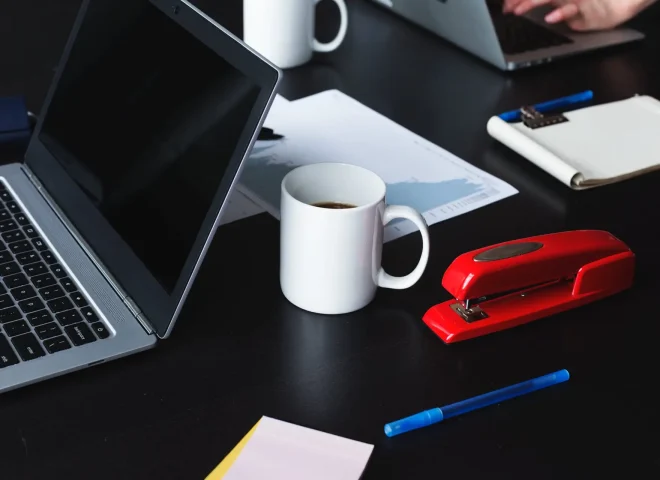 business-meeting-in-office-for-team